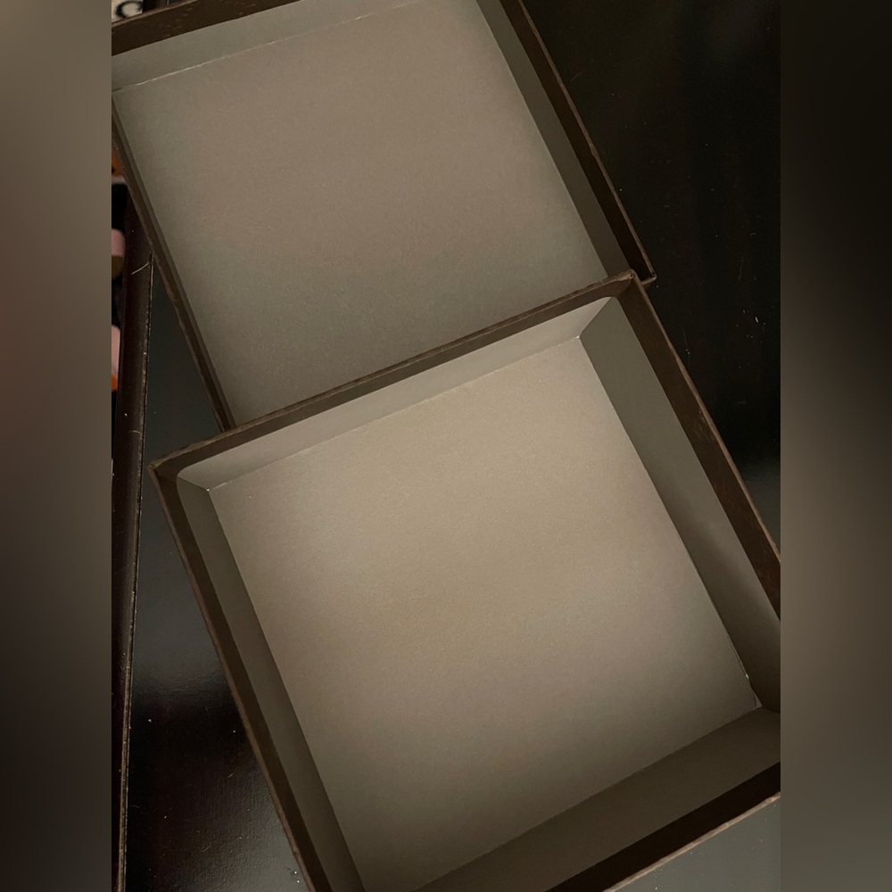 Gucci Embossed Brown Box - Picture 6 of 7
